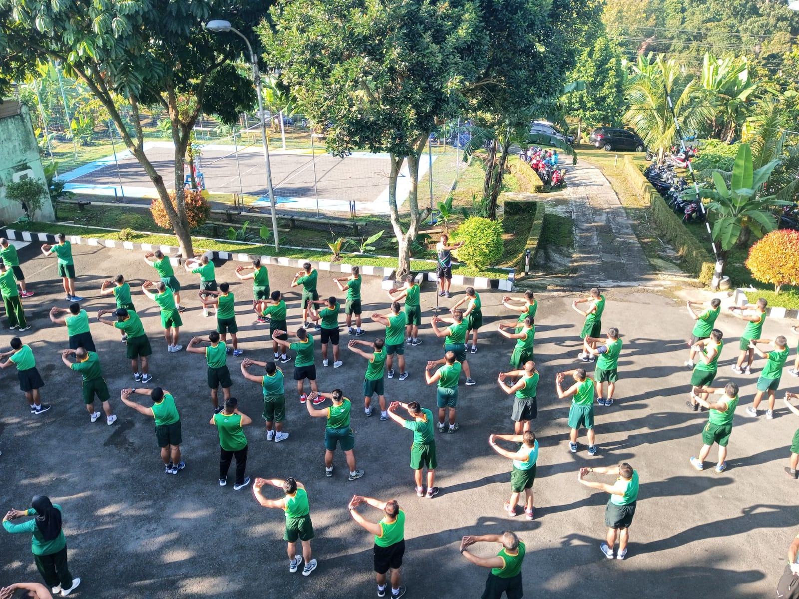 Bangkitkan Semangat Kebersamaan, Prajurit Korem 073/Makutarama dan Disjan Aerobik Bersama
